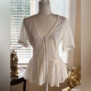 VENUS White Lace Top